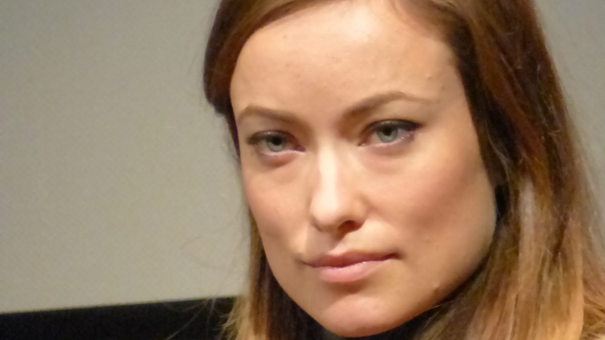 A atriz Olivia Wilde, protagonista e produtora de A Vigilante, em entrevista no Festival de Cinema de Nova York em 2013