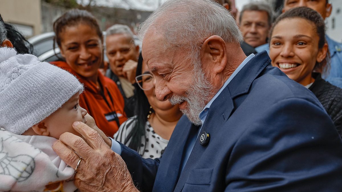 Apoiadores de Lula foram às ruas em SP, Osasco e Fortaleza; a reportagem não fala em voto