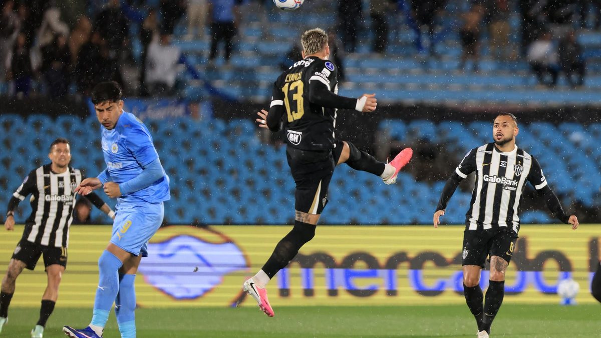 Atlético-MG perde por 2 a 0 no Uruguai, mas vai à final da Sul-Americana; entenda