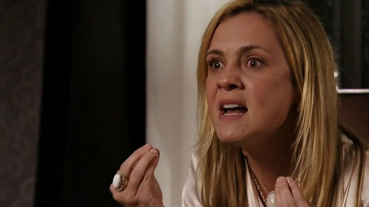 Na reprise de Avenida Brasil, família descobre que Nina é Rita e Jorginho acaba fora da mansão