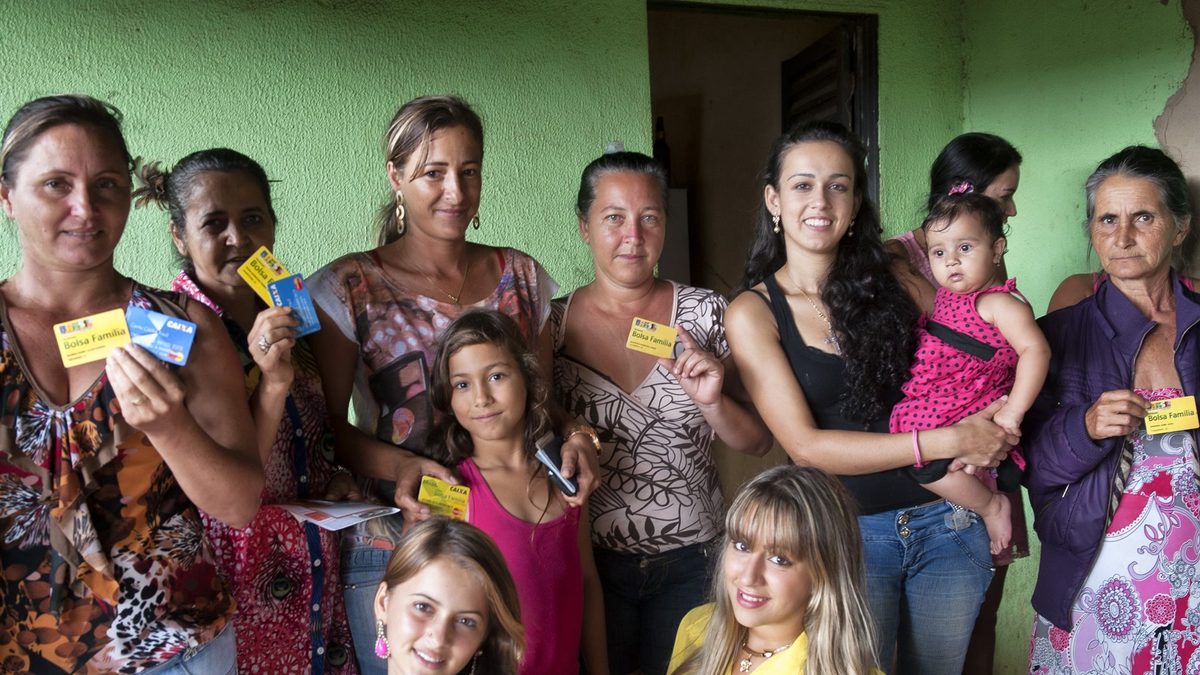 Bolsa Família: saiba quem recebe no dia 21 de outubro e por que a data mudou