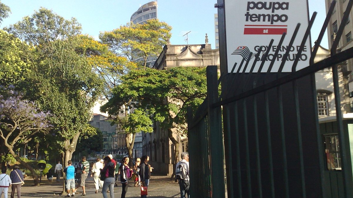 Dia do Servidor Público: quem tem folga no dia 28 e quem segue trabalhando