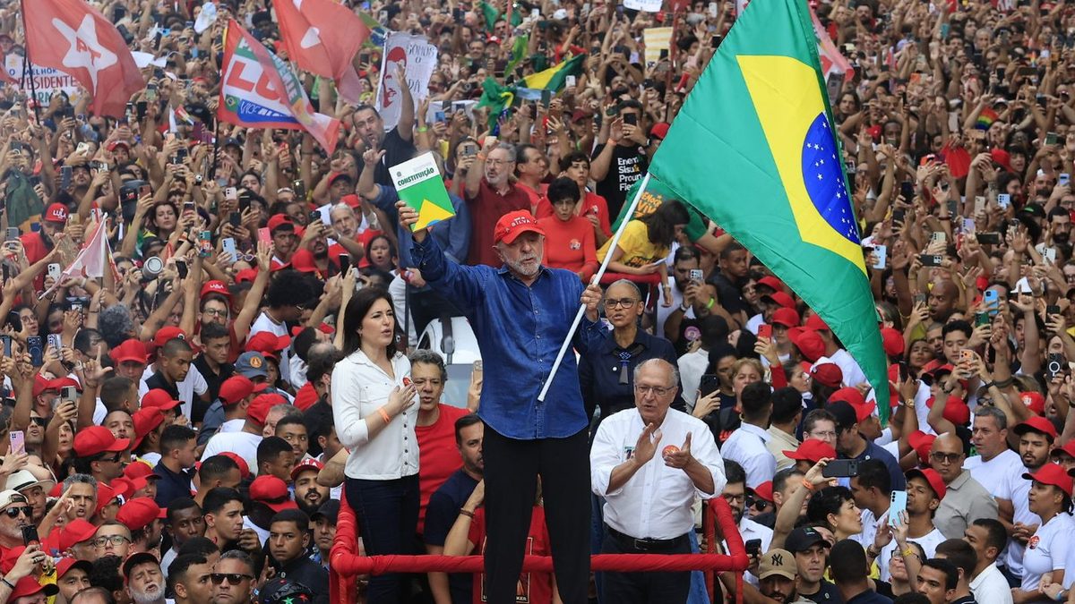 Lula cita intromissão de plataformas e projeta mudanças no mandato após virada