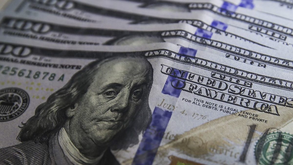 Dólar cai pelo terceiro pregão e fecha a R$ 5,019