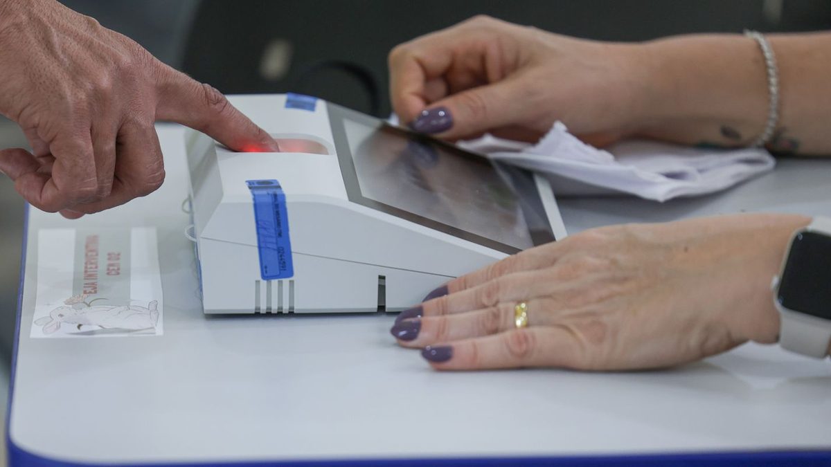 Urnas fecham às 17h, mas a eleição ainda tem contas e diplomação pela frente