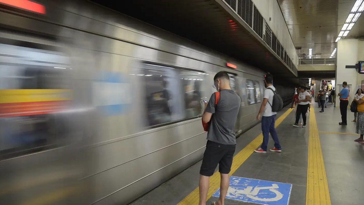 Metrô e trens de graça no 2º turno em SP, das 6h às 20h no domingo (25/10)
