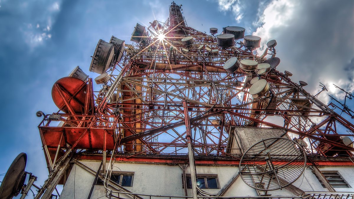 Torre de antenas no Pico do Jaraguá, em São Paulo