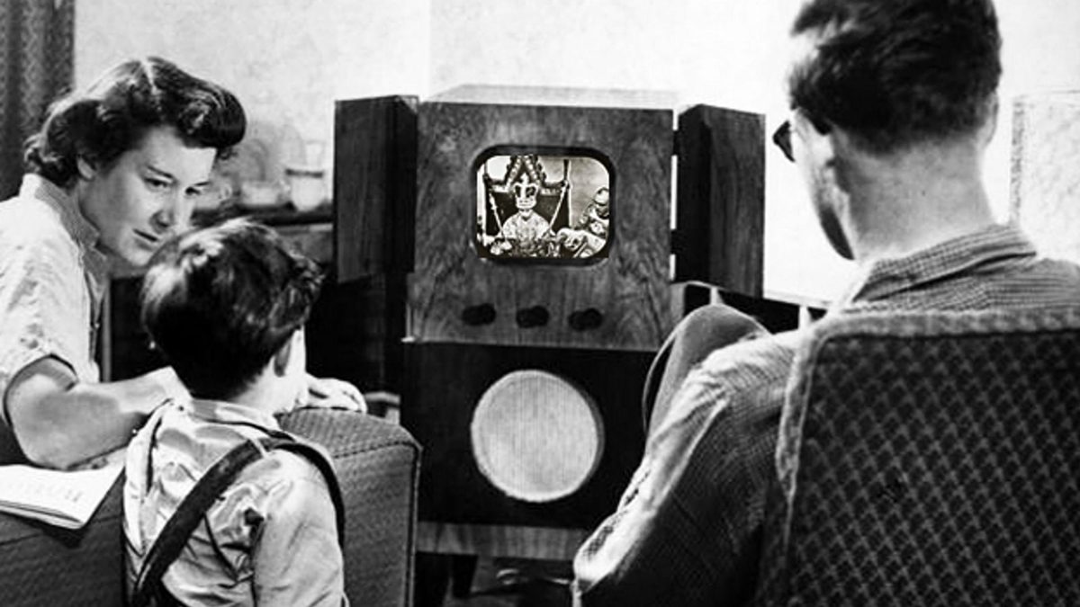 Estreia da TV Tupi teve bênção e discursos, mas uma das três câmeras quebrou