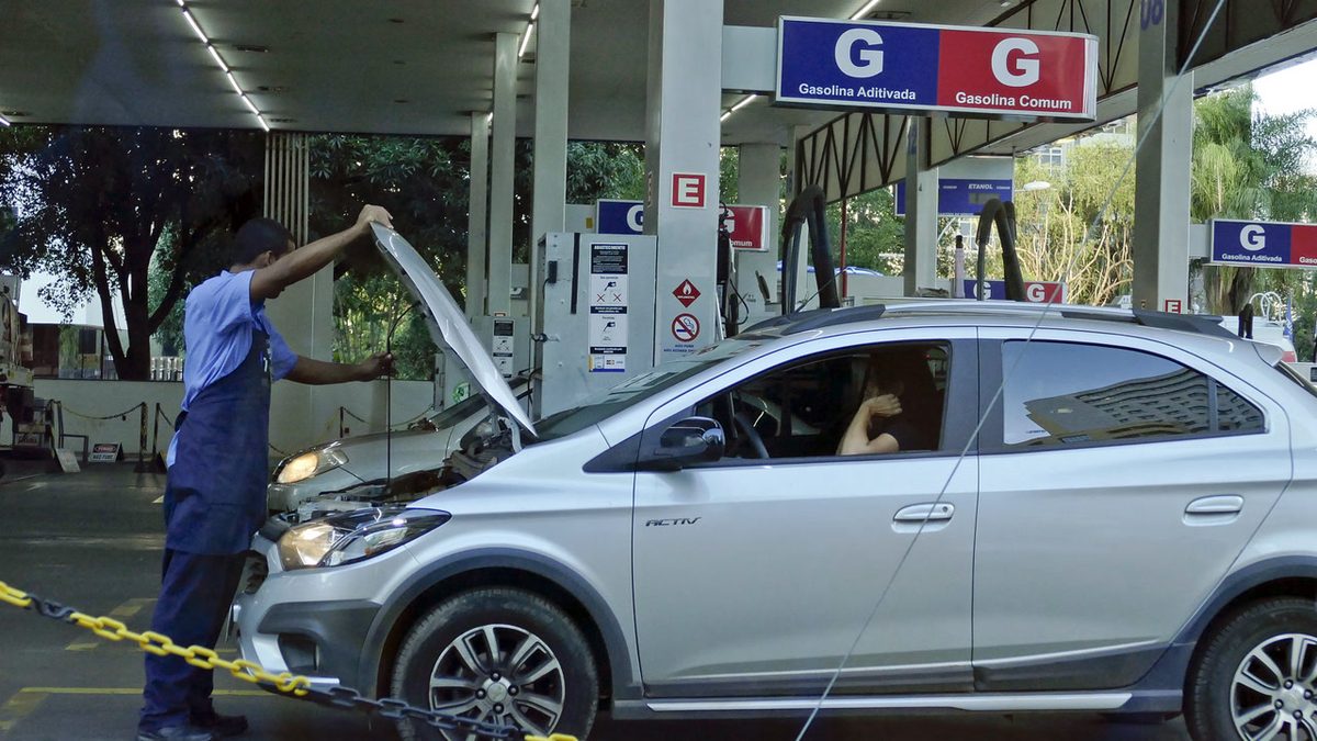 Etanol ou gasolina: a regra dos 70% ainda compensa? Veja a conta passo a passo