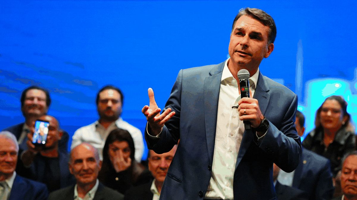 Flávio Bolsonaro promete retomar o Perse para eventos, shows e turismo se for eleito presidente