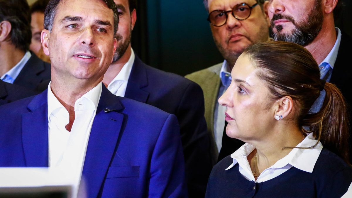Flávio promete devolver parte das contas via Pix, mas não informa quanto