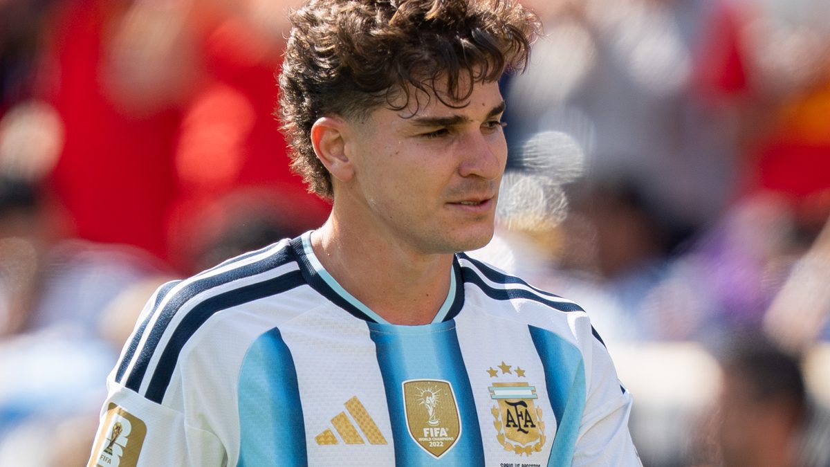 O atacante Julián Álvarez, camisa 9 da Argentina, na final da Copa do Mundo de 2026 contra a Espanha