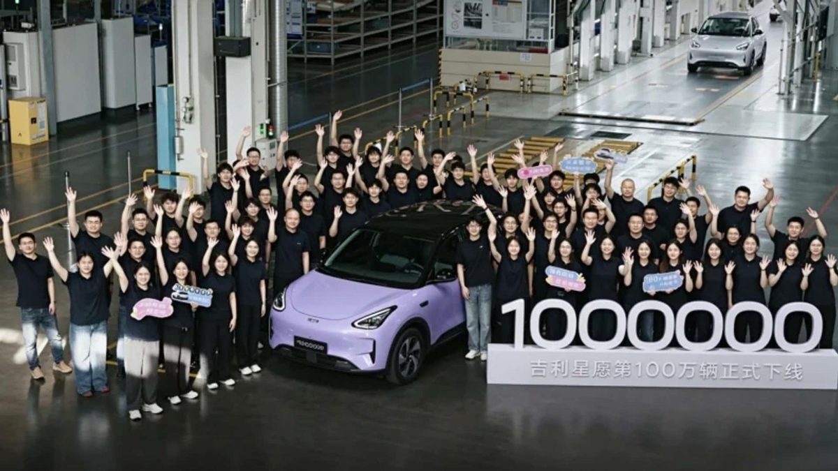 Geely EX2 chega a 1 milhão de unidades produzidas e começa a ser feito no Brasil em dezembro