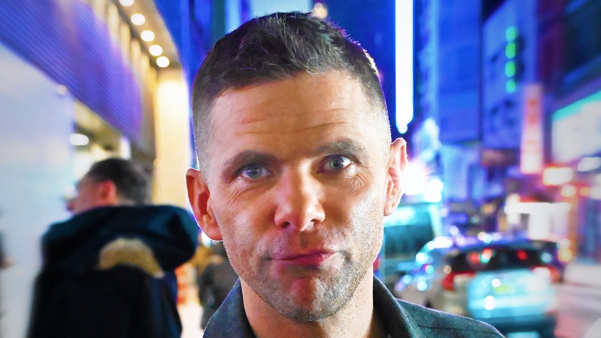 O ator Mikey Day, apresentador de Isso é um Bolo? Halloween, em foto de dezembro de 2024