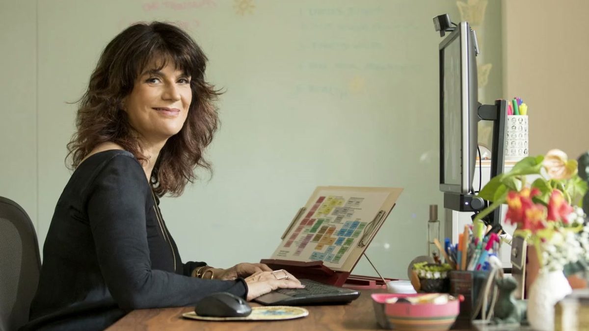Lícia Manzo volta à Globo, mas não às novelas; entenda a escolha por uma série