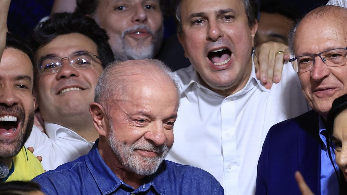 Presidente do Uruguai conversou pessoalmente com Lula; veja quem mais parabenizou o vencedor