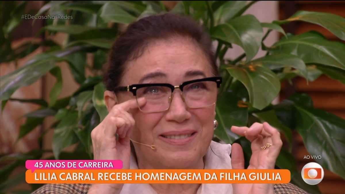 Lília Cabral cai no choro com homenagem inesperada na Globo