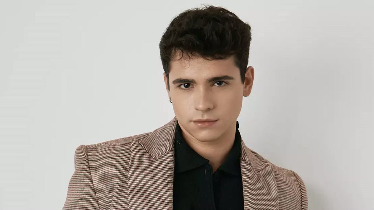 Mau Mau ainda não beijou em Quem Ama Cuida, mas João Victor defende o tempo do personagem