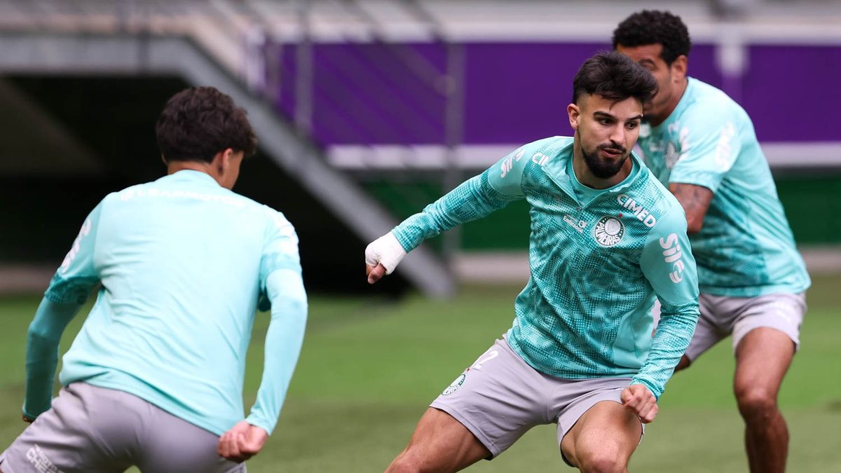 Jogadores do Palmeiras em treino no Nubank Parque, na véspera do jogo contra o Bahia