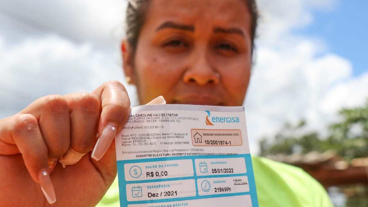 Benefício que zera 80 kWh de luz por mês pode sumir por um dado fora do lugar