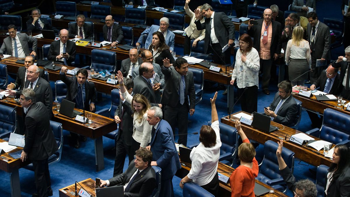 Votação no exterior no segundo turno: veja até quando dá para justificar a ausência